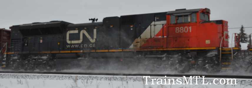 Locomotive CN8801 right side / coté droite